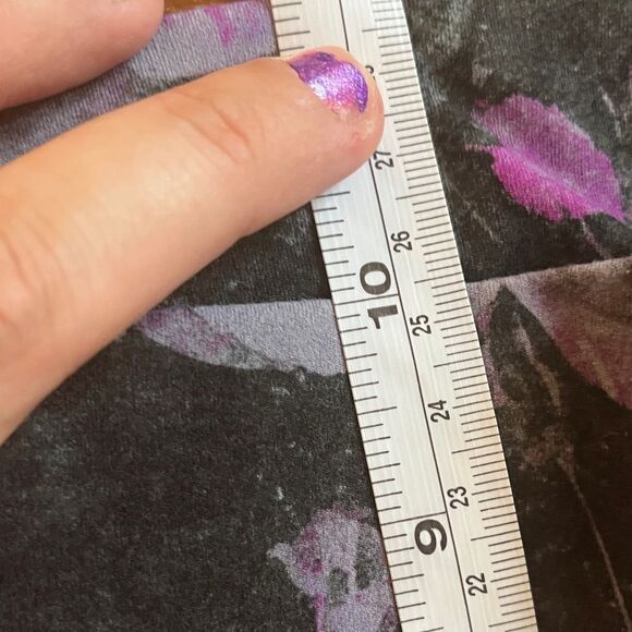 lululemon athletica Purple and Black Align Leggings, size 4 - Picture 5 of 7